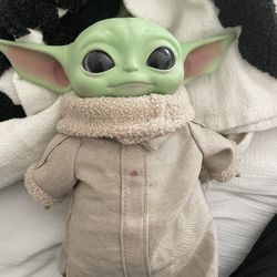 Baby Yoda toy