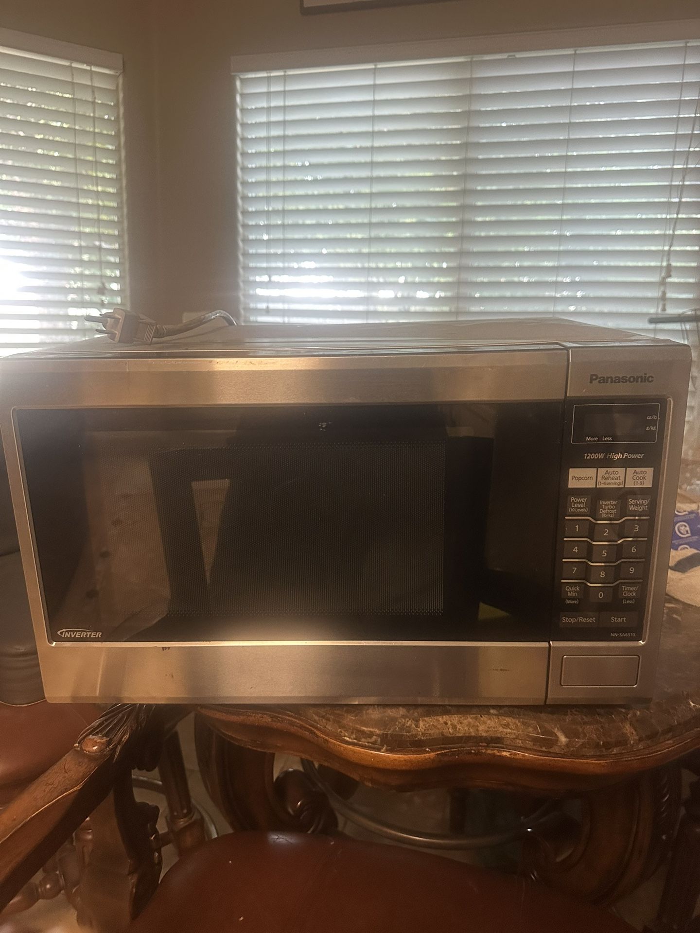 2.2 Cu ft. 1200 Watt Panasonic Microwave