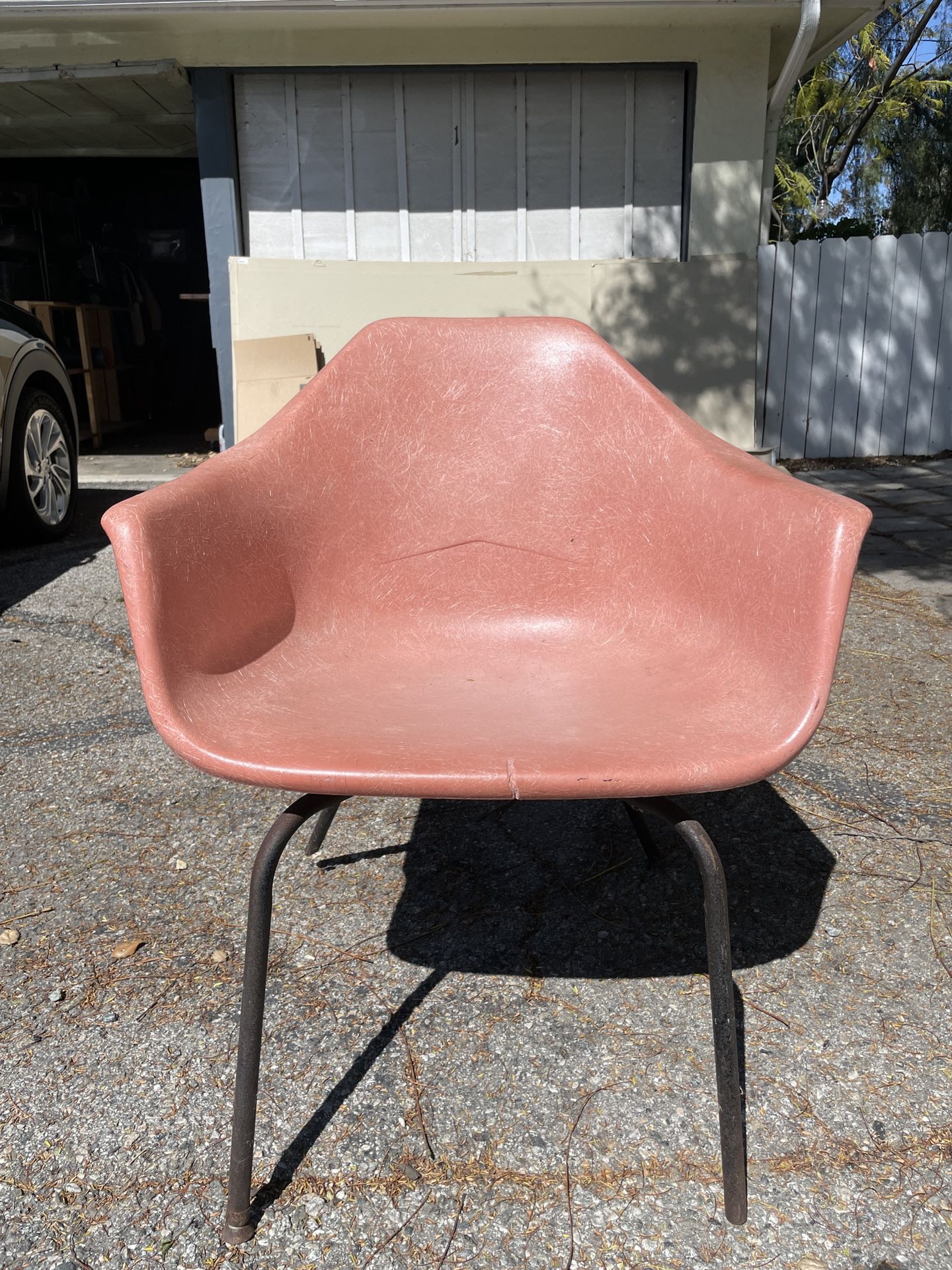Pink Molded fiberglass chairs 60’s