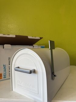 Reliant White, Large, Steel, Locking, Post Mount Mailbox 