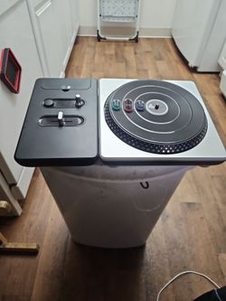 DJ Hero Turntable Controller