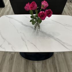  Modern White Dining Table (SEND OFFERS)