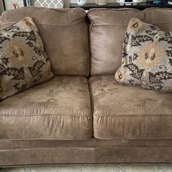 Loveseat LIKE NEW! 