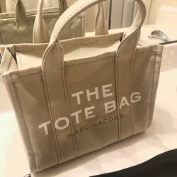 Marc Jacob -The Tote Bag Small-Authentic -NEW -77064 zipcode 