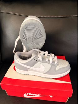 Nike low dunk panda grey white sneakers