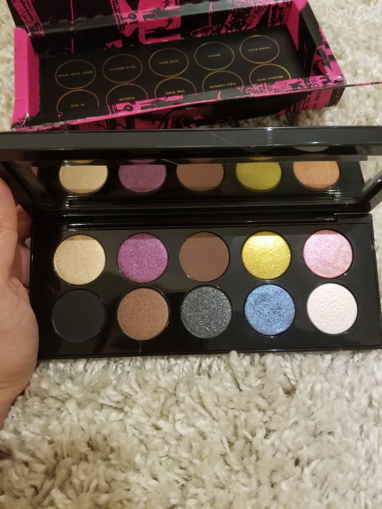 Pat McGrath eyeshadow palette