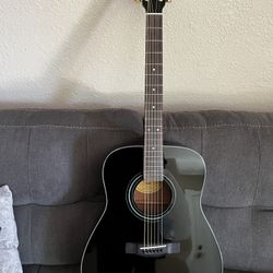 YAMAHA F335 Guitar