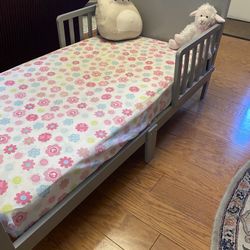 Toddler infant Bed