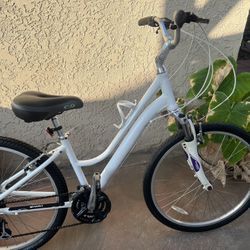 Giant Sedona Dx Bike , 26” Tire Size 