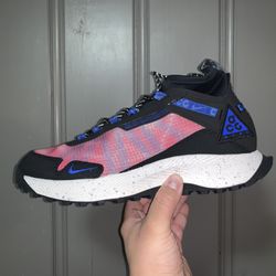 Nike ACG Zoom Terra Zaherra. Size (10.5) in men’s. Ds new in box. $90 picked up locally. Retail value $180.