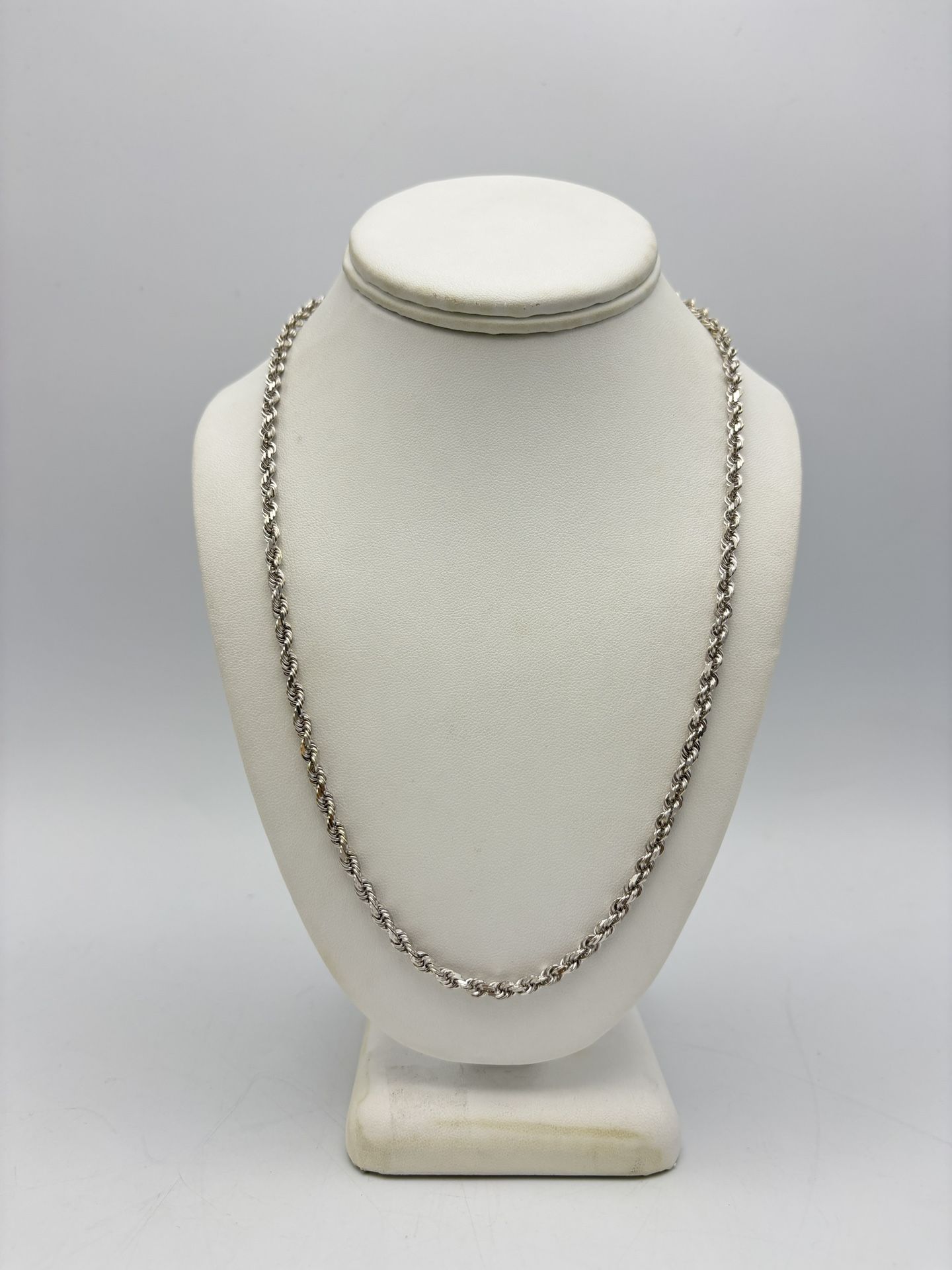 14kt White Gold 22” Rope Link Chain