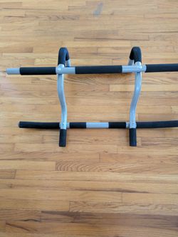 Multi-Grip Doorway Pull-Up Bar — No Screws Required