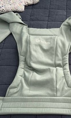 Ergobaby embrace in color jade like new