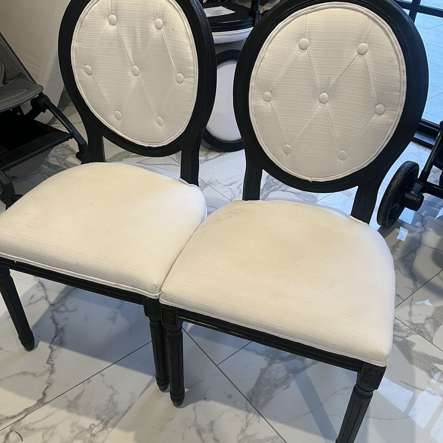 4 Dining Room Chairs 