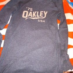 Oakley Shirt. M