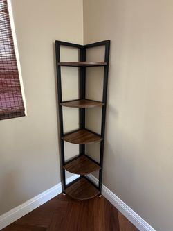 Corner shelf