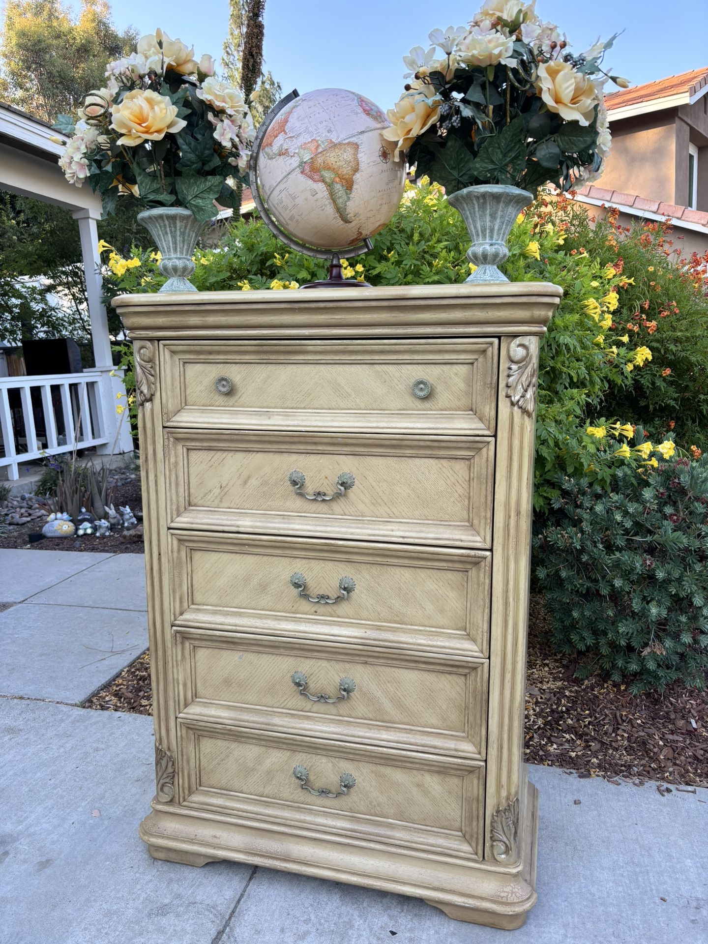 5 Drawer Wood Dresser Chest of Drawers Furniture Good Condition