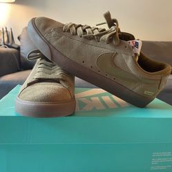 Nike SB Blazer Low GT(Supreme Golden Beige)