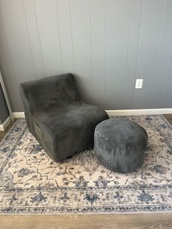 Modern Memory Foam Lounge Chair + Ottoman & Vintage Washable Area Rug — Cozy Reading/Game Room Setup