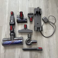 Dyson V8 Vacuum