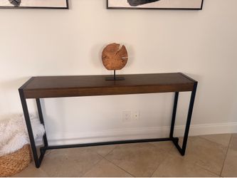 Accent table