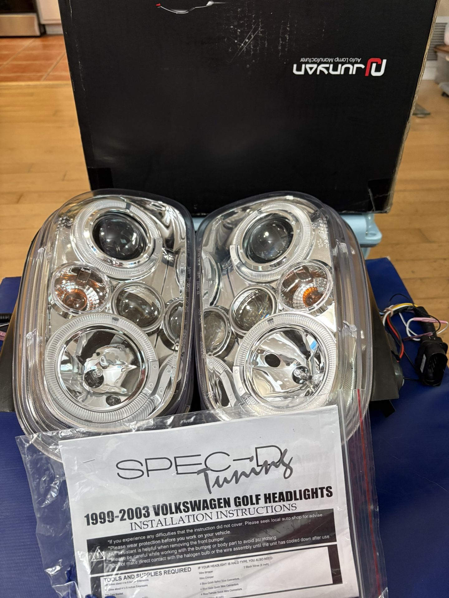 VW Mk4 Golf LED halo headlights