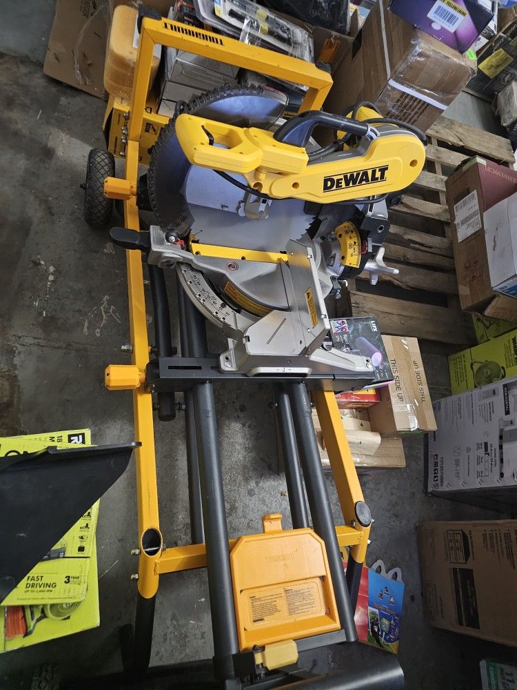 Dewalt 12 Inch Blade Double Bevel And Rolller Table Saw Set up Include