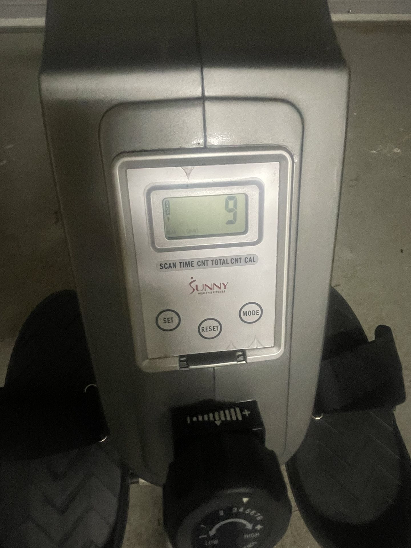 Sunny Health & Fitness Row Machine