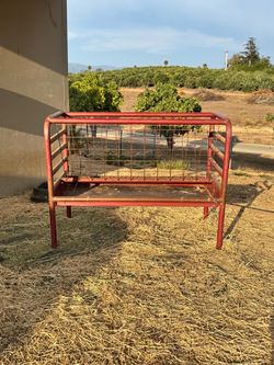 Small Livestock Feeder for Hay