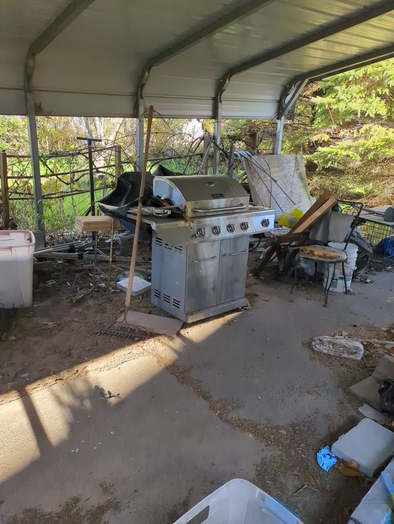 Nexgrill 4-Burner Gas Grill