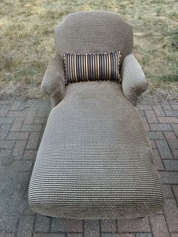 Upholstered Chaise Lounge Chair