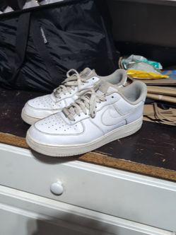 Mens Air Force Ones Size 9.5