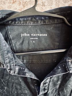👕 John Varvatos Men’s Polo  (Size Large)