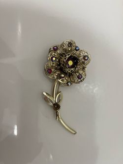 1961 aurora Borealis vintage broach