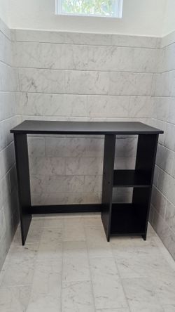 Black Desk