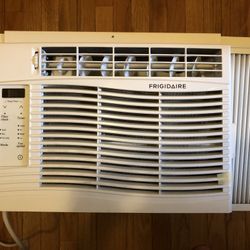 Frigidaire - Window-Mounted AC Unit