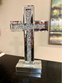 Beautiful Crushed Diamonds Mirrored Cross 10”x6” NEW