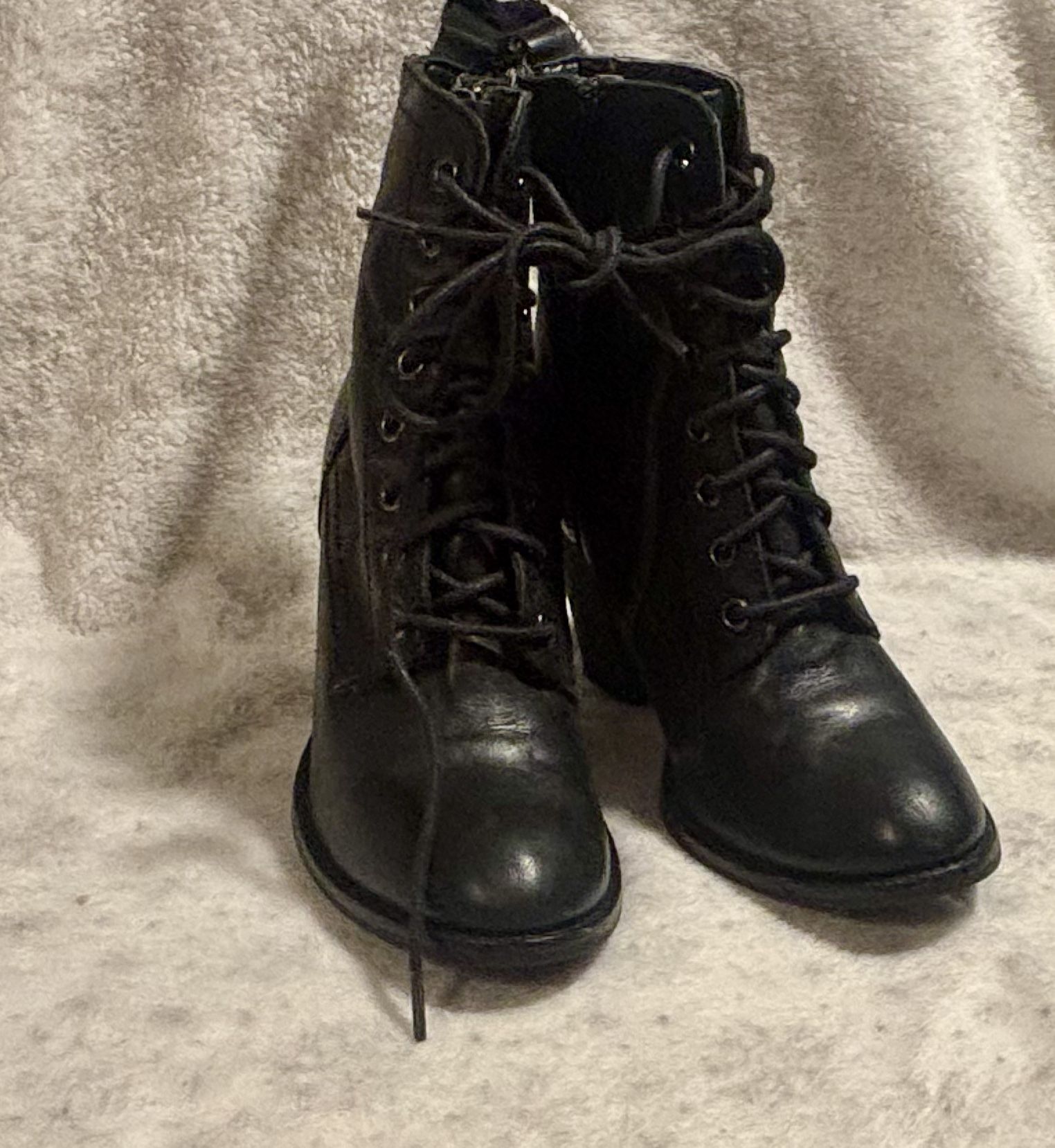 Steve Madden Lace Up Bootie