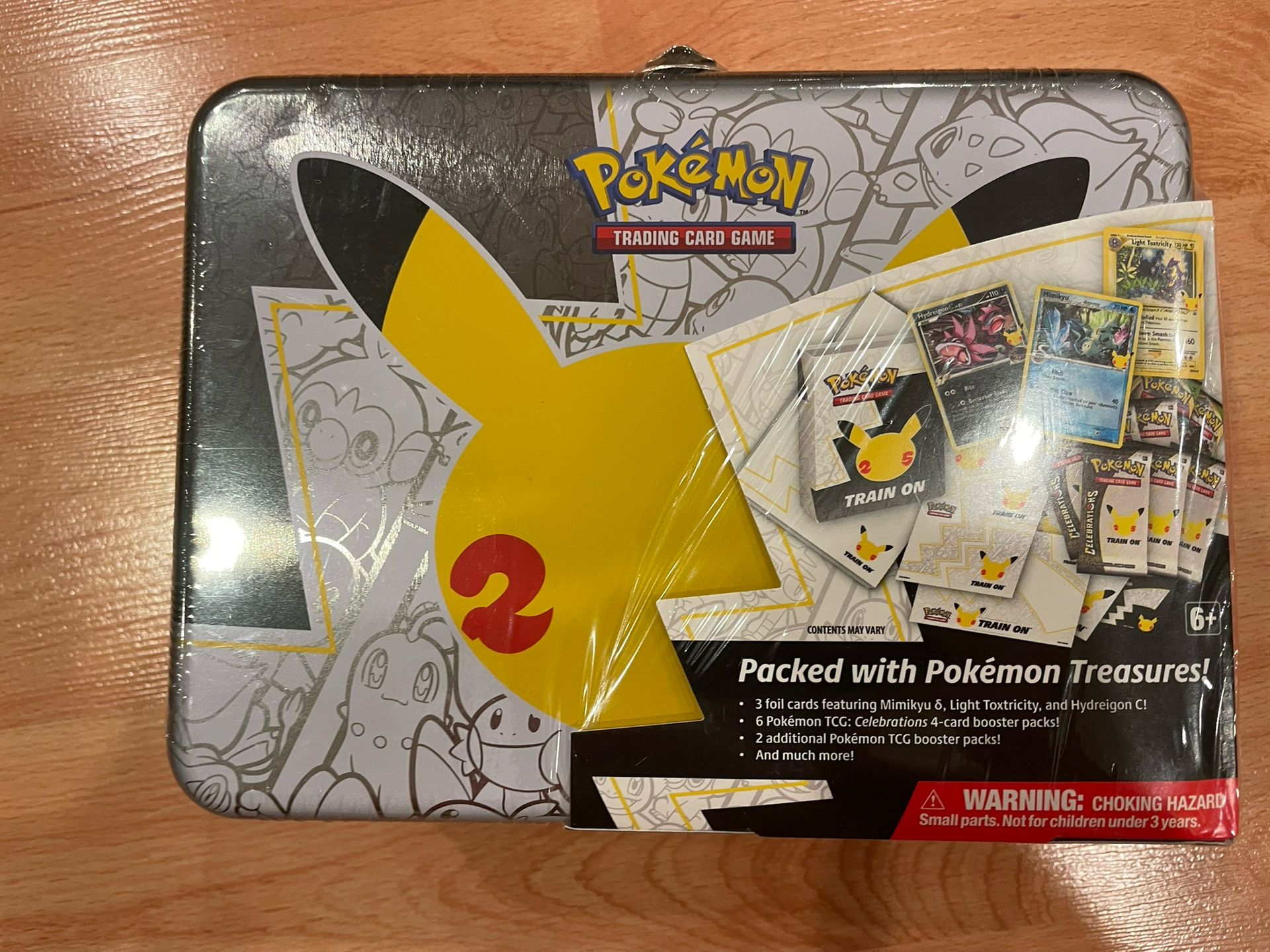 Pokémon Celebrations Collectors Chest Collectibles