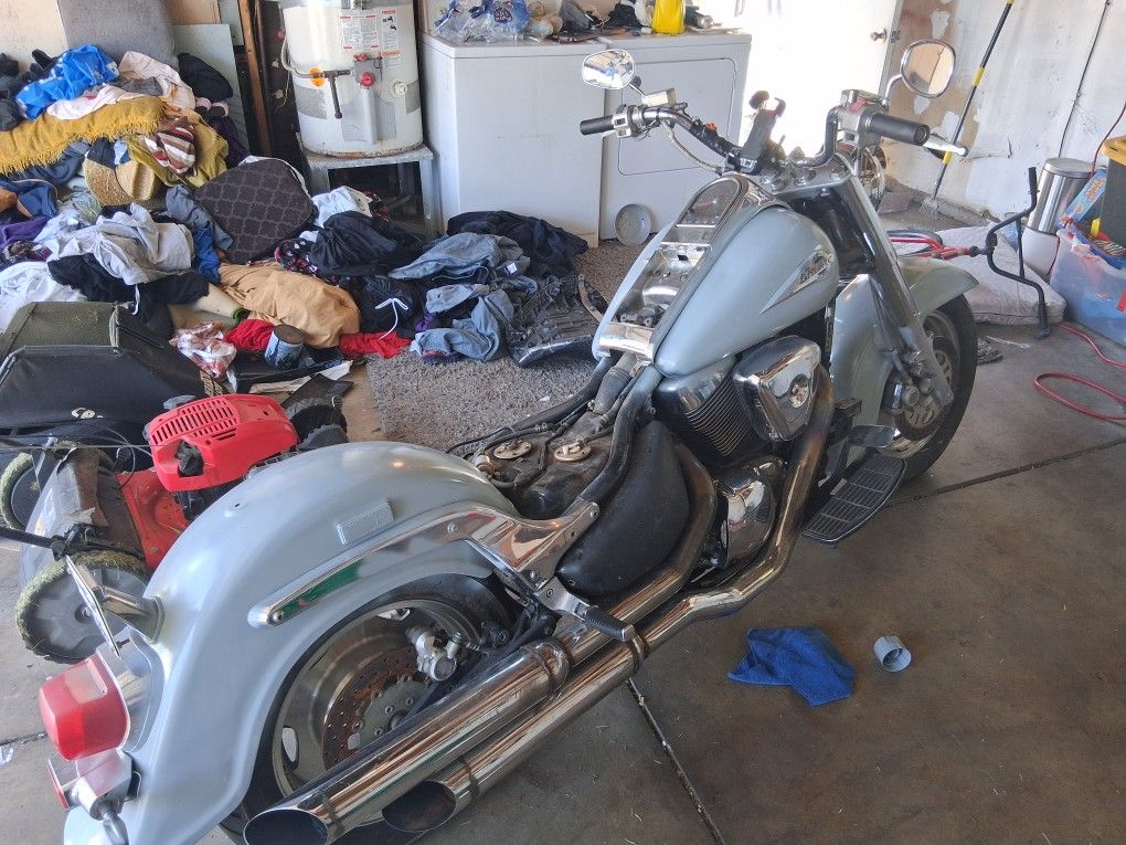 1998 Suzuki Intruder