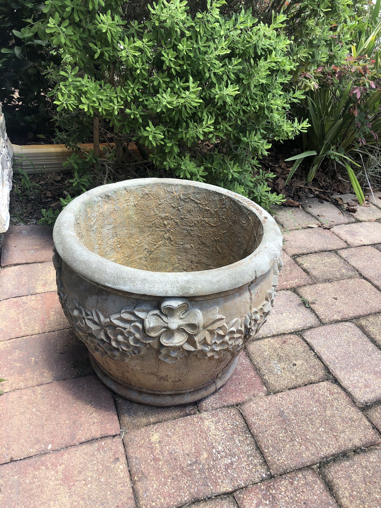 Concrete 15” Flower Pot