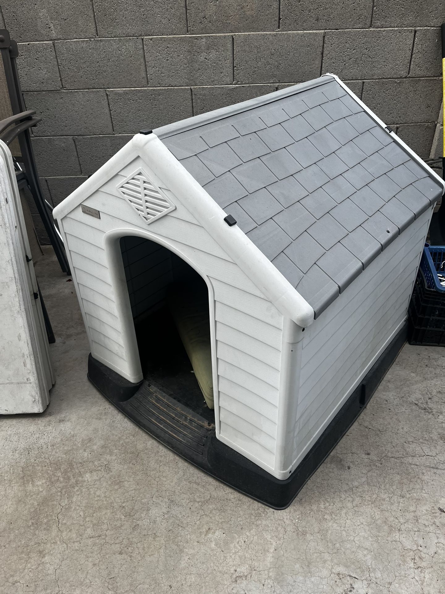 Dog House