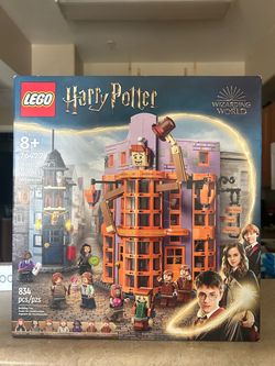 LEGO Harry Potter Diagon Alley Weasleys' Wizard Wheezes 76422
