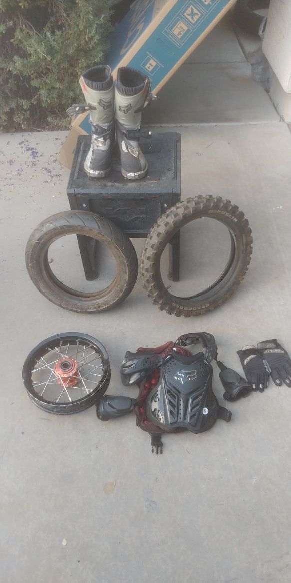 Miscellaneous pit bike parts / gear