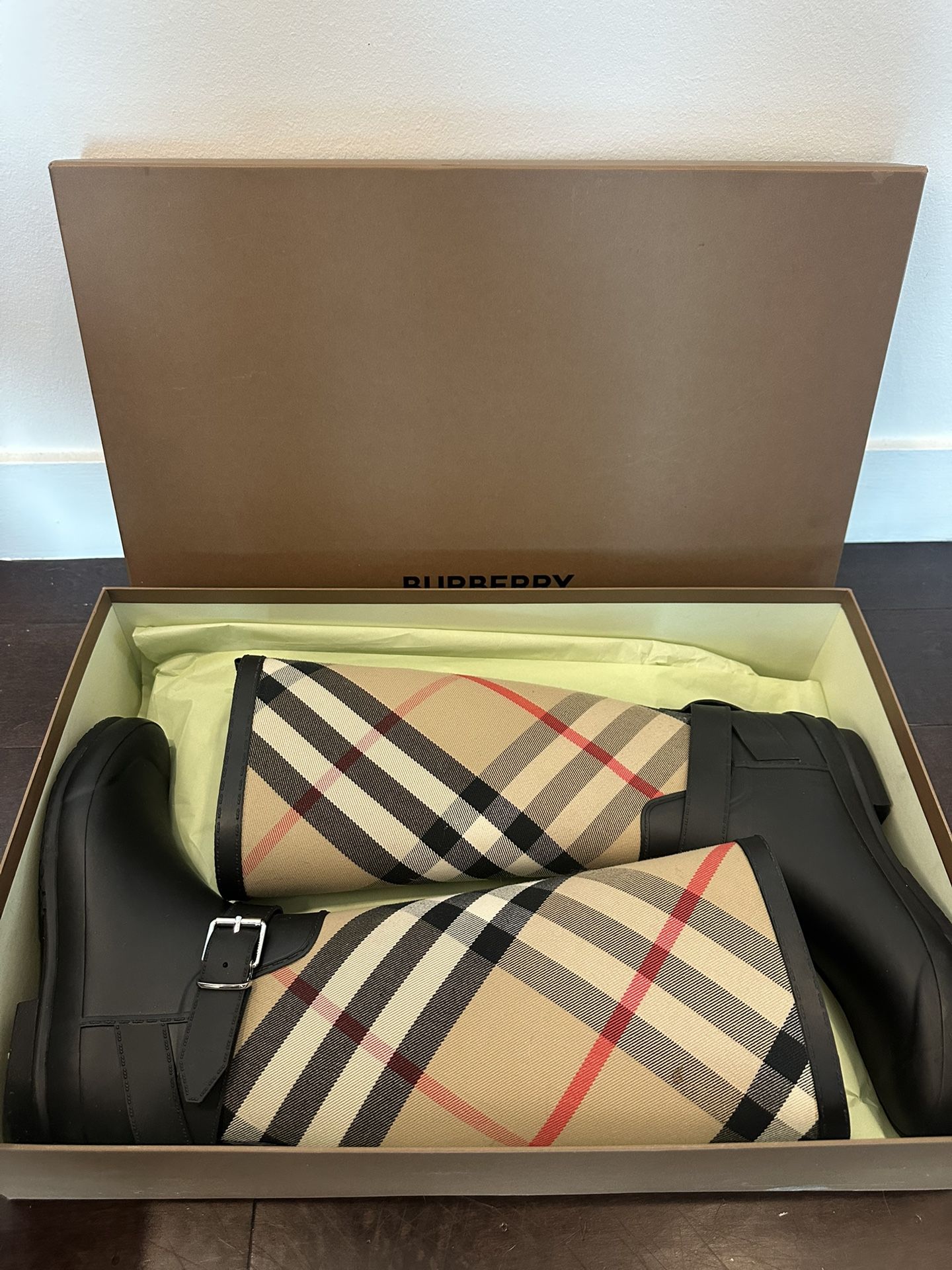 BURBERRY RAIN BOOTS 