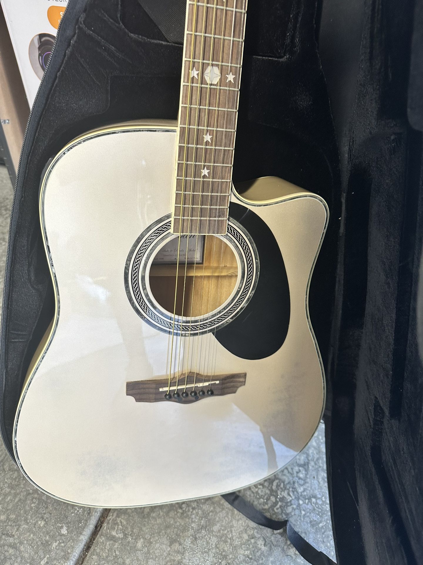 Paula Abdul Acoustic Guitar Special Edition