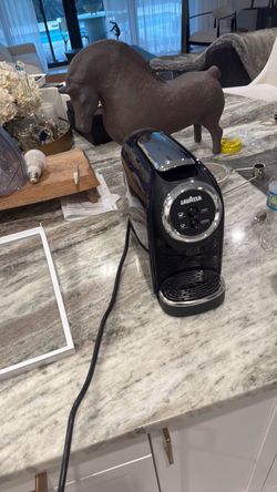 Lavazza lightly used coffee pod machine