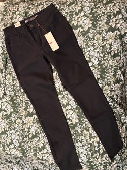Levi’s Black High Rise Skinny Jeans Size 28