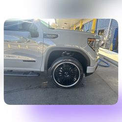 24” Wheels Gianelle Aria w/ 285/40/24 Tires