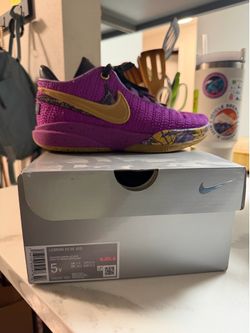 5Y Basketball shoes